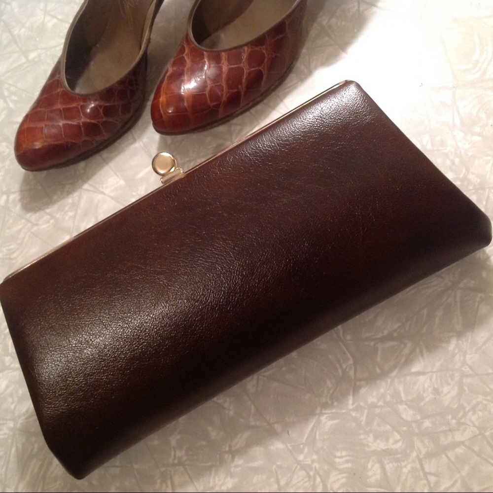 Vintage brown clutch